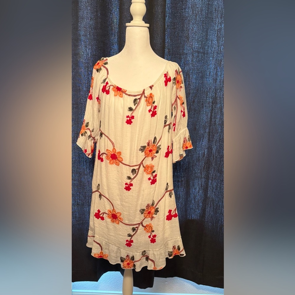 J Gee Floral Print Women's Top - Cream with Red and Orange Accents